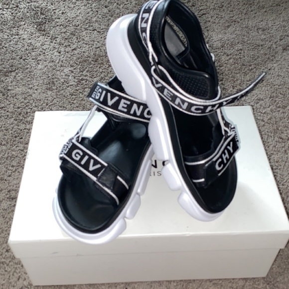 givenchy jaw chunky sandals